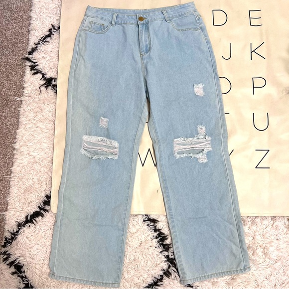 boutique Denim - NEW! Wide leg light wash destroyed jeans